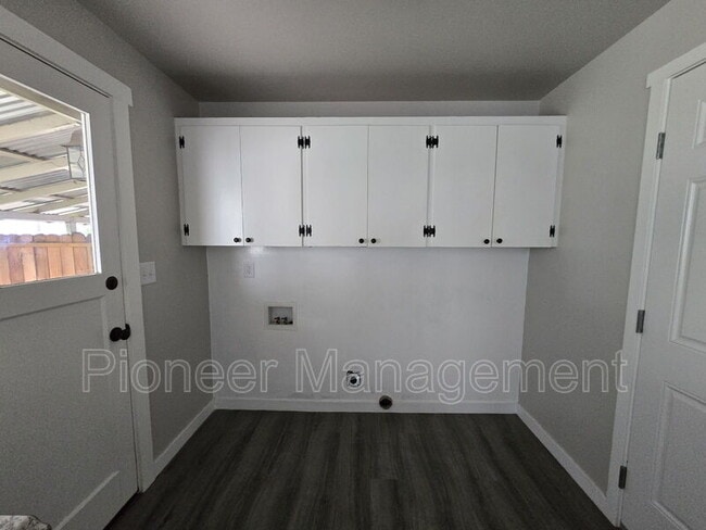 Building Photo - 2585 W Bradford Ct