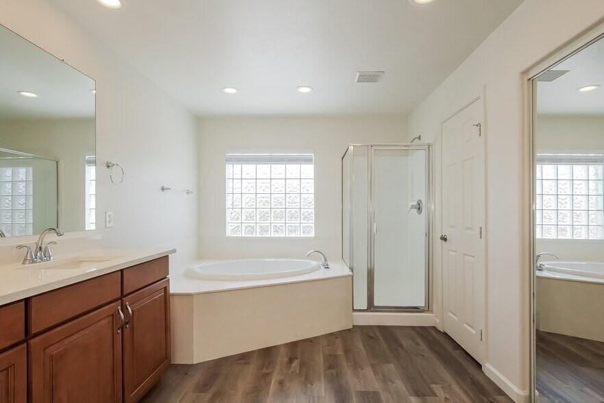 Building Photo - 34929 N 30th Dr