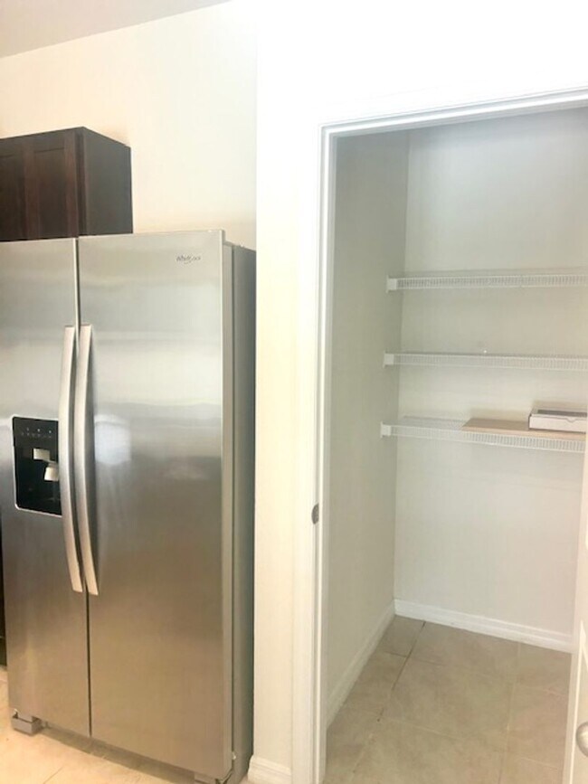 Building Photo - 3/2.5 GATED COMMUNITY - TOWNHOUSE - GREAT SCHOOLS IN PALMER RANCH