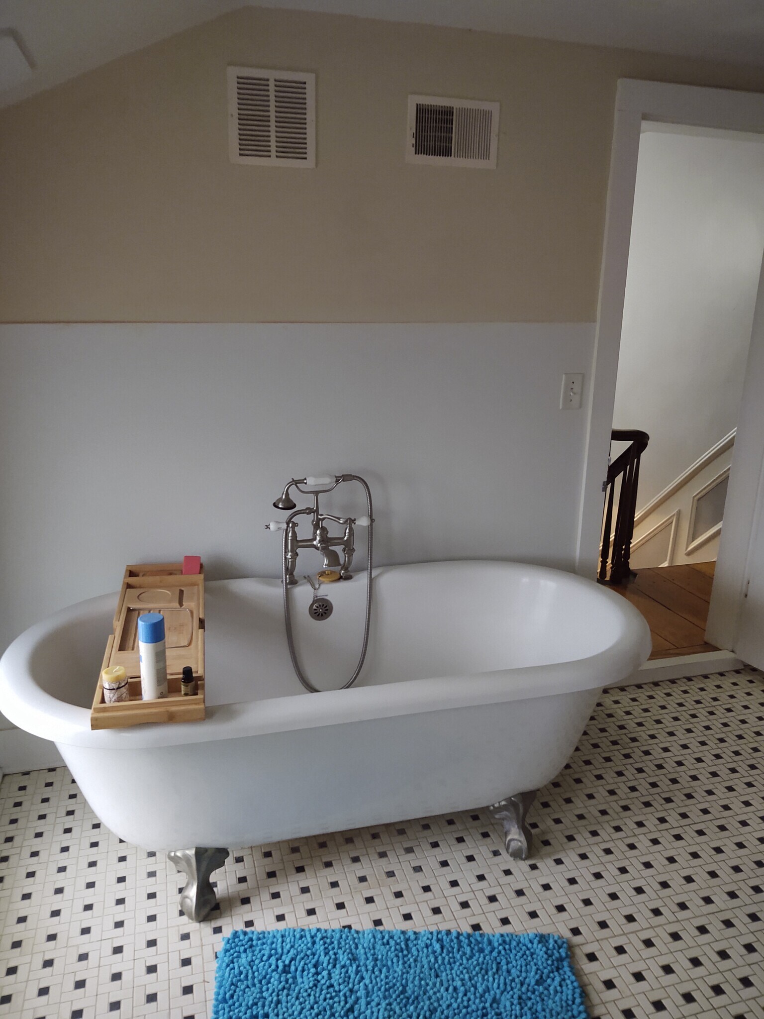 Building Photo - 711 W South St