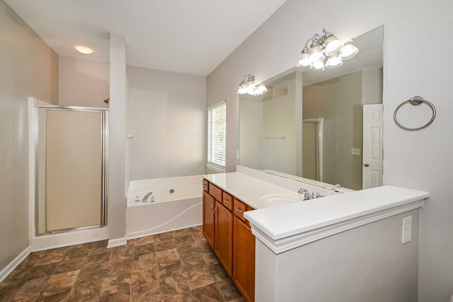 Building Photo - 7215 Hathaway Ct