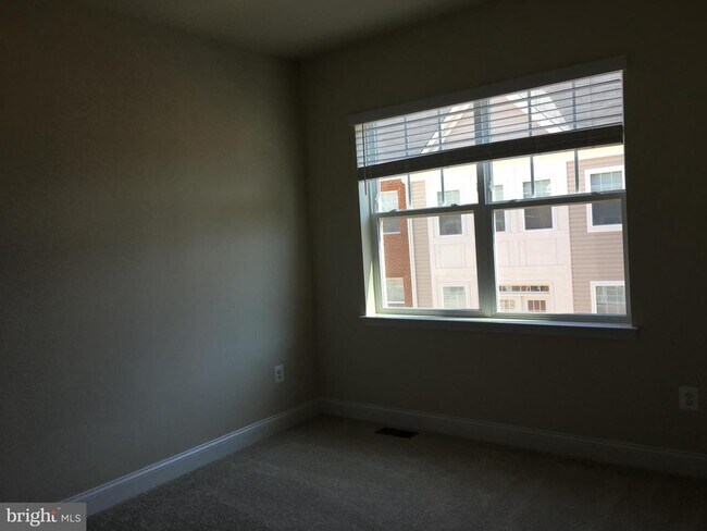 Building Photo - 7324 A Harlow Wy