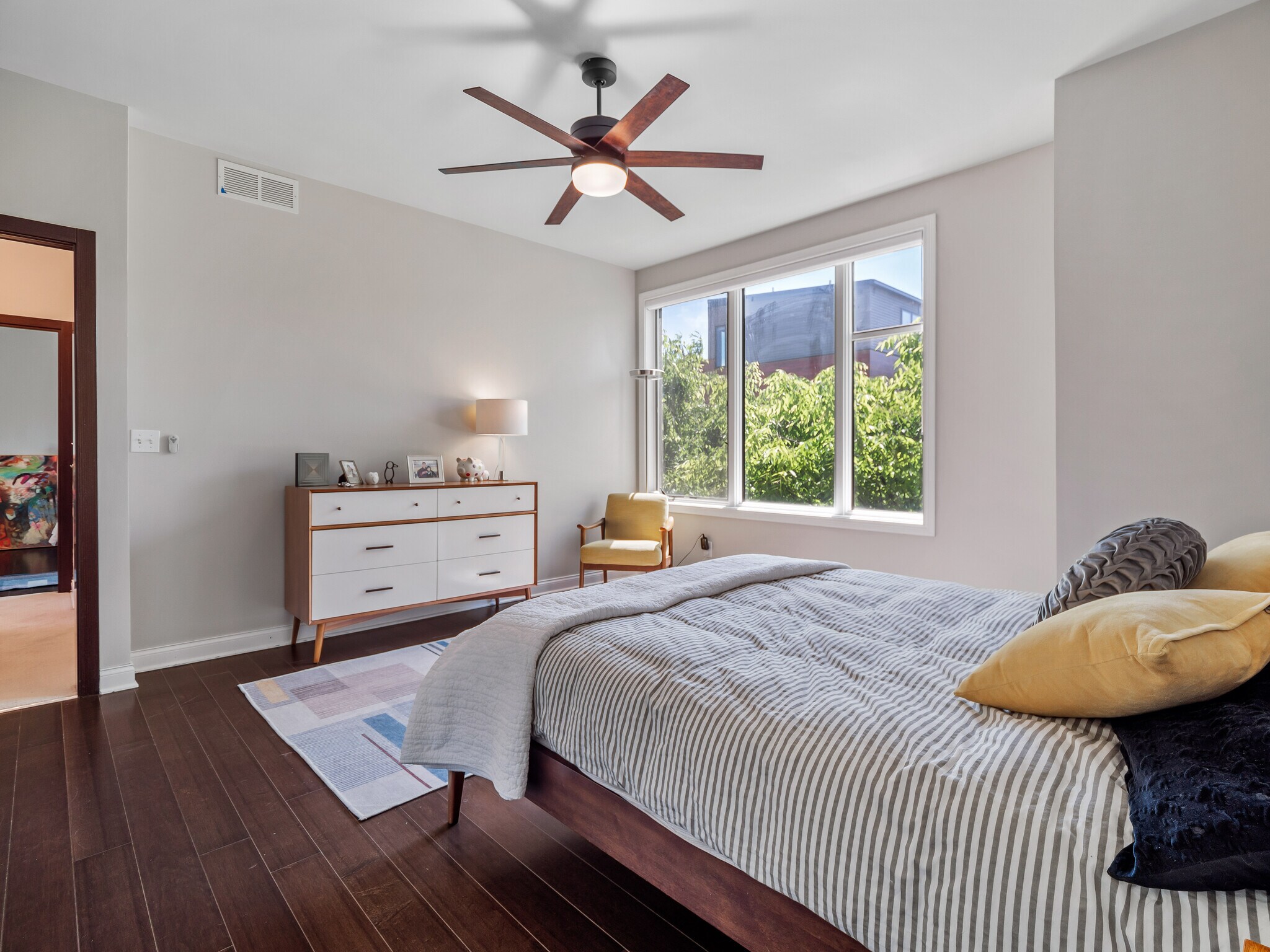 Building Photo - 1471 Lindazzo Ave