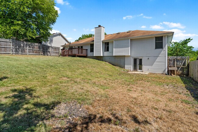 Building Photo - 2601 Hillshire Dr