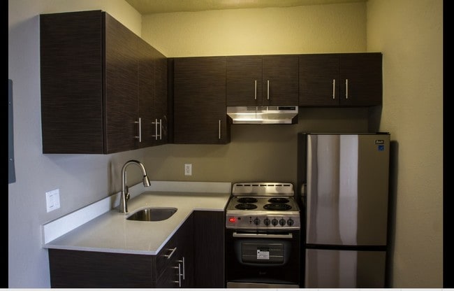 Kitchen - The Studios at Bronson