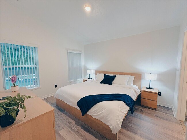 Building Photo - 893 Sandy Ridge Dr