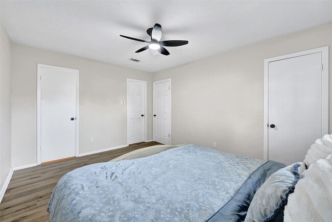 Building Photo - 9611 Camrose Ct