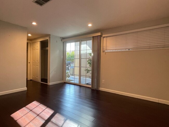 Building Photo - 1150 Pecos Way