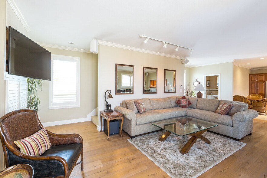 Building Photo - 34 4th St