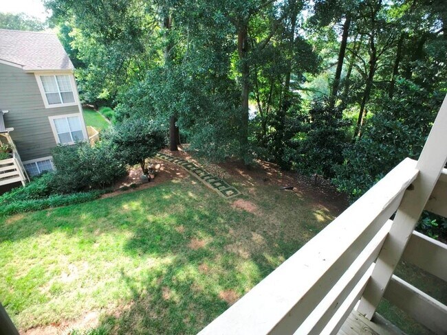 Building Photo - 1104 Riverview Dr