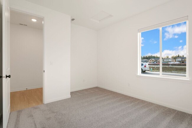 Building Photo - Newer Construction