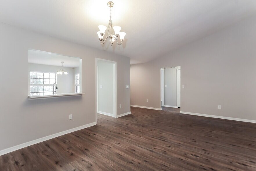 Building Photo - 9735 Fox Chapel Rd