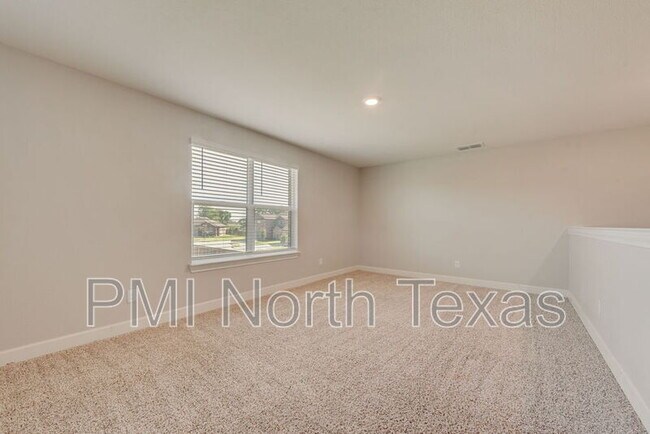 Building Photo - 804 Calhoun Dr