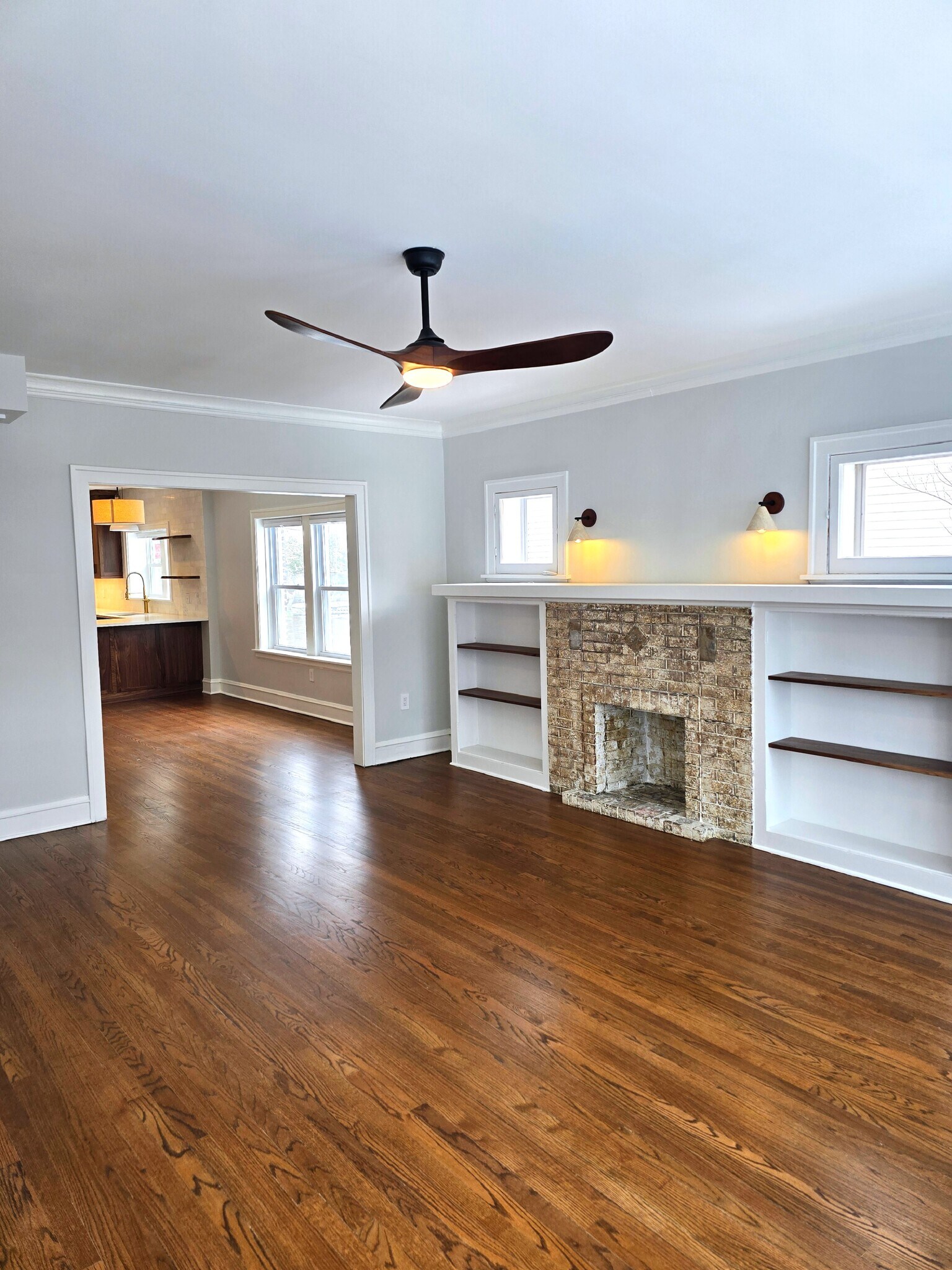 Building Photo - 240 Lathrop Ave