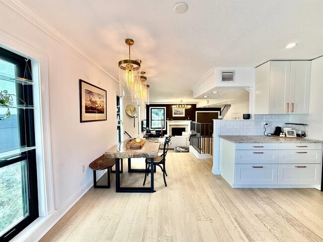 Building Photo - 162 E Davis Blvd