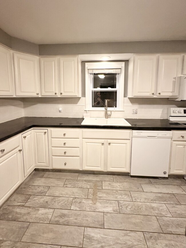 Building Photo - 3191 Whittier Ct