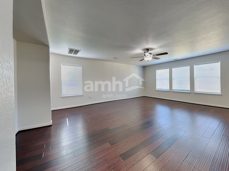 Building Photo - 18735 Westgate Park Dr