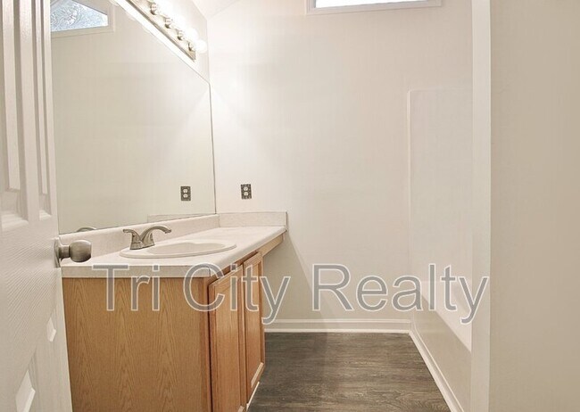 Building Photo - 350 Cobbler Dr
