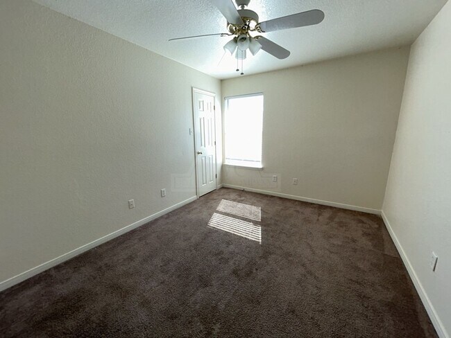 Building Photo - 308 Cedar Ridge Dr