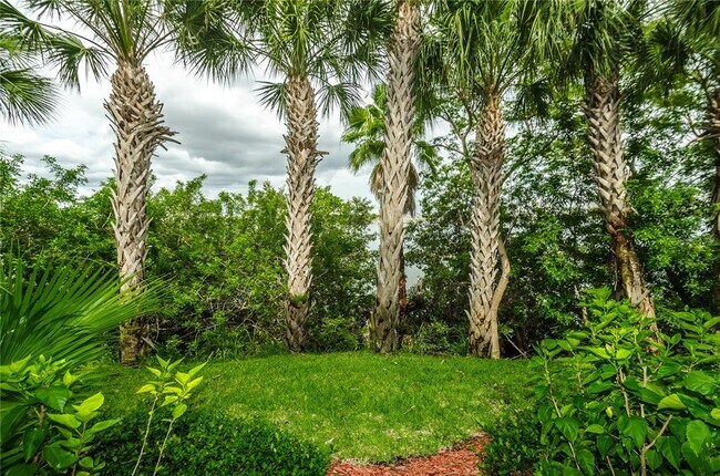 Building Photo - 924 Hemingway Cir