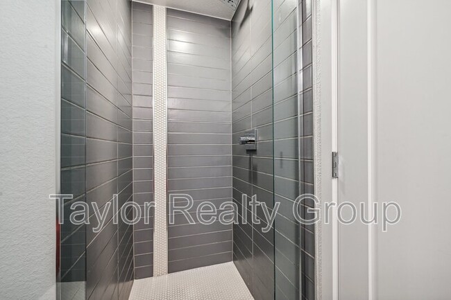 Building Photo - 3032 Wilson Ct