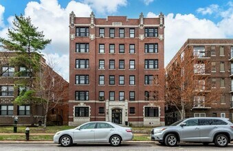 Building Photo - 2037B