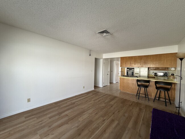 Building Photo - 6822 Endora Dr