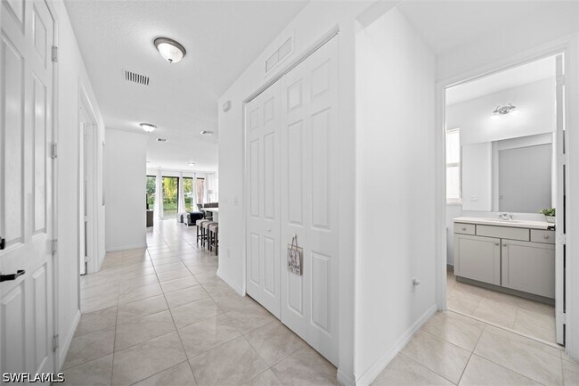 Building Photo - 5535 Useppa Dr