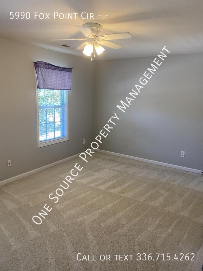 Building Photo - 5990 Fox Point Cir