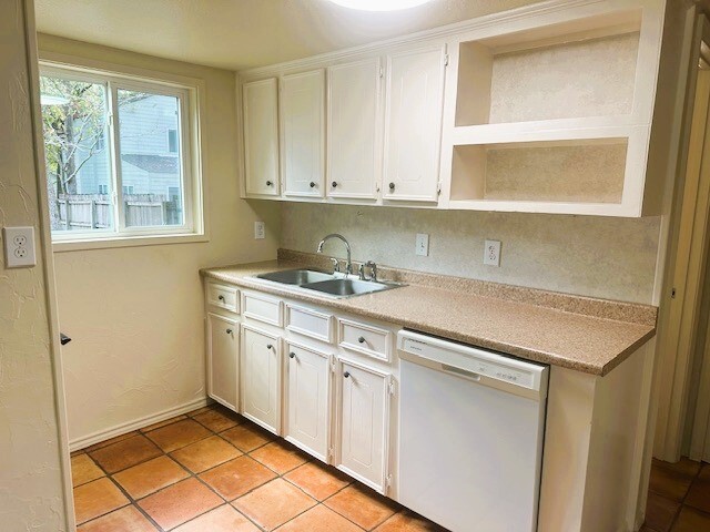 Building Photo - 26601 Primrose Ct