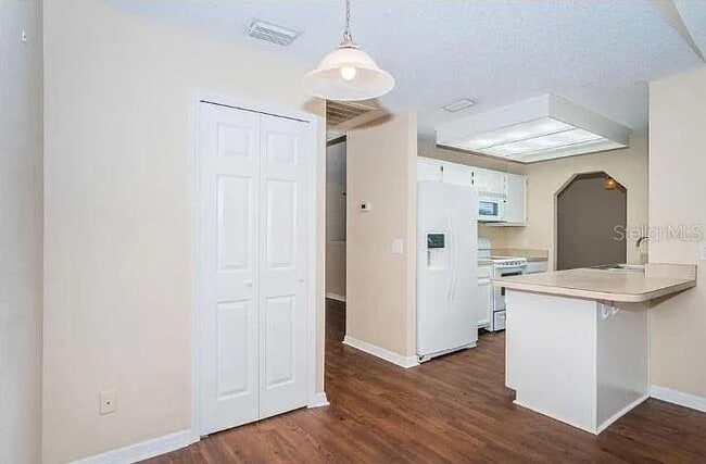 Building Photo - 557 Rapid Falls Dr