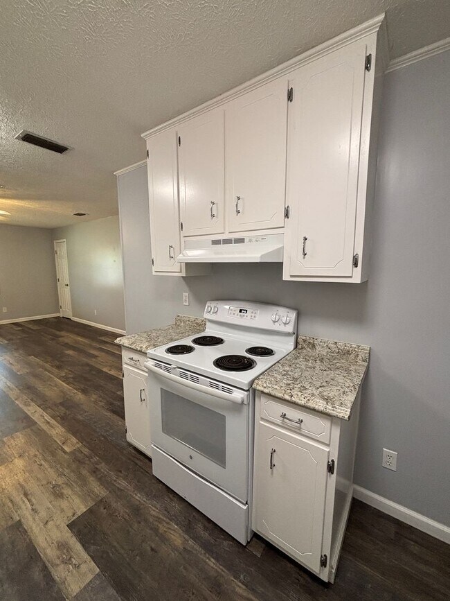 Building Photo - 4123 W 22nd St