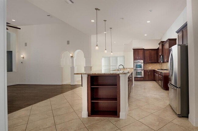 Building Photo - 46 Caprice Bend Pl