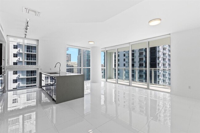 Building Photo - 1080 Brickell Ave