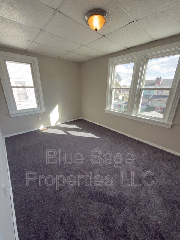 Building Photo - 105 W Broadway Ave