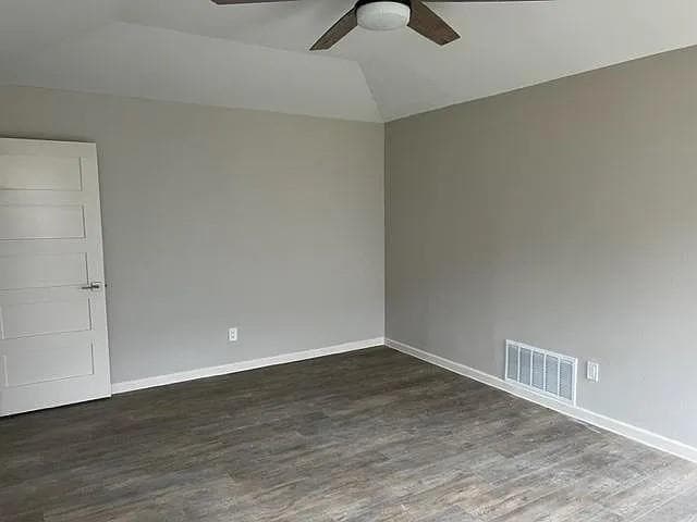 Building Photo - 5915 Mission Ridge Dr
