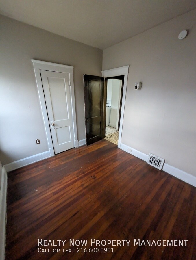 Building Photo - 3431 W 91st St