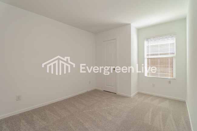 Building Photo - 200 Sycamore Pl