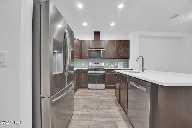 Building Photo - 8928 Parrot Pl