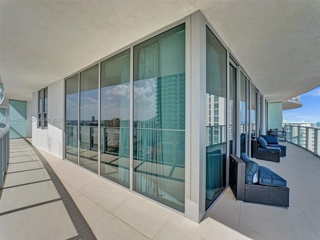 Building Photo - 4111 S Ocean Dr