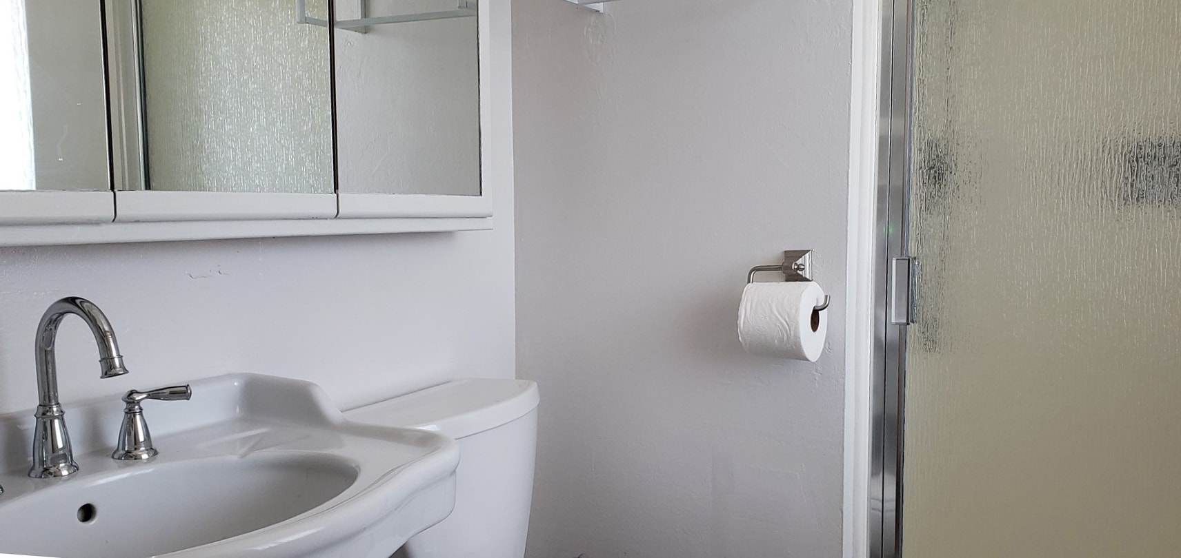 bathroom - 682 Carlo Dr