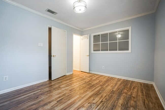 Building Photo - 2601 Augusta Dr