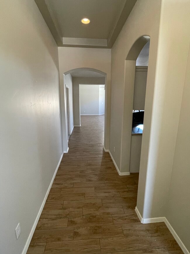 Building Photo - 3933 Agua Duro Dr