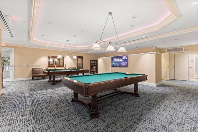 Building Photo - 19900 E Country Club Dr