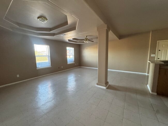 Building Photo - 4502 Llano Rd