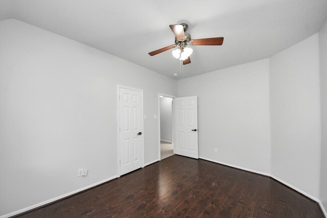 Building Photo - 8322 Adler Lake Dr