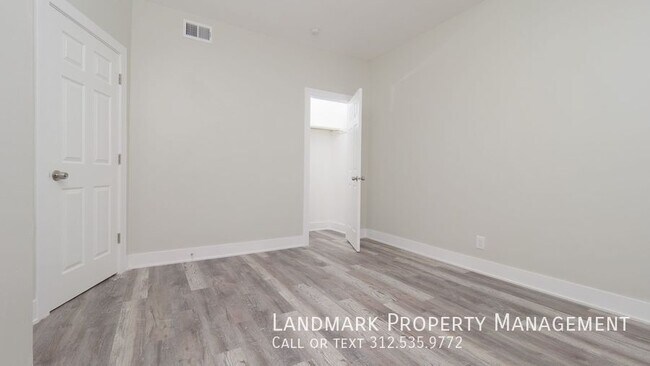 Building Photo - 1843 W 54th St