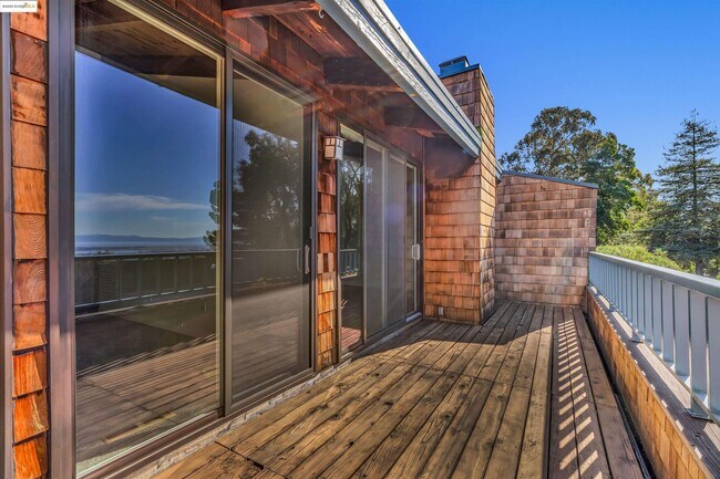 Building Photo - 57 Sereno Cir