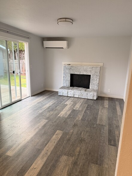 Building Photo - 2030 Crimson Ave