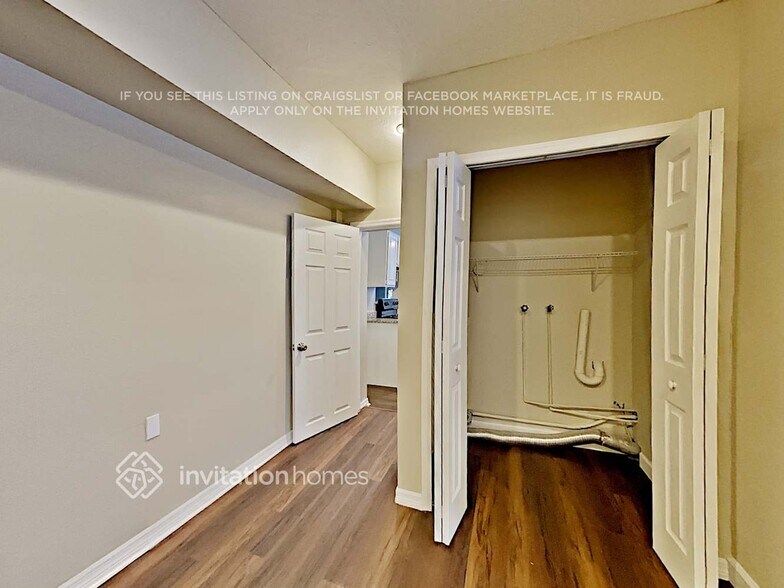Building Photo - 807 35th St W